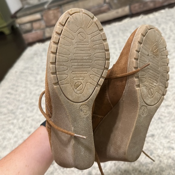 Merona Brown Suede Wedge Heel Lace up Booties - Picture 3 of 3